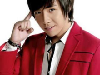 俞灏明烧伤前后对比（全身烧伤的800多天后）