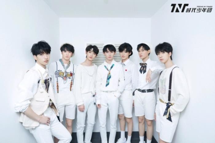 tf家族成员tf家族晒3代合照