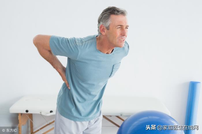 后背疼是什么原因(后背疼痛是怎么回事)