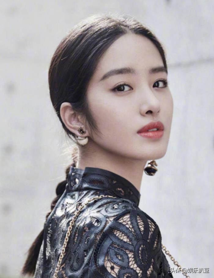 梁思申扮演者28岁杨采钰凭梁思申走红