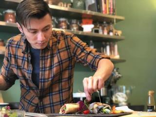 谢霆锋新电影（谢霆锋终于放下锅铲）