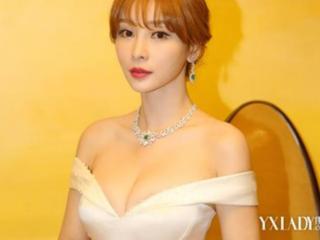 柳岩个人资料（性感十足的柳岩个人艺术照摄影）