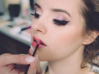 怎么安慰失恋的人（一个人失恋需要什么样的安慰）