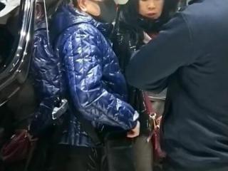 潘长江的老婆，潘长江夫妇现身选购座驾