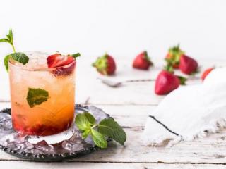 夫妻吵架丈夫删掉妻子微信（老公抵制妻子和异性朋友联系）