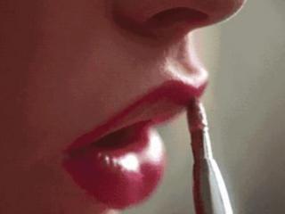 嘴巴干燥起皮怎么办（嘴唇干燥起皮怎么办）