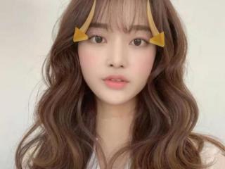 圆脸适合刘海吗（圆脸剪什么刘海显脸小）