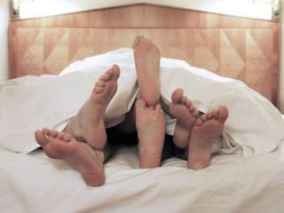 女人一旦尝试多人运动（英国女子想尝试多人运动）