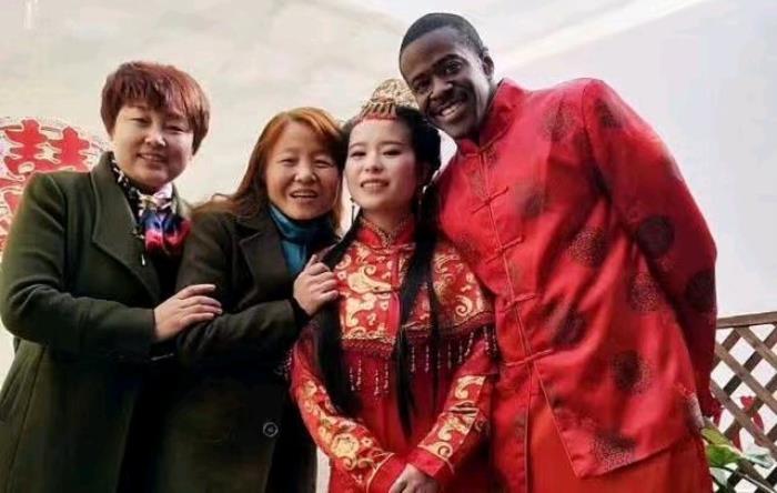 远嫁非洲的中国女子图片