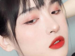 建议买口红还是买唇釉（你到底适合口红还是适合唇釉）