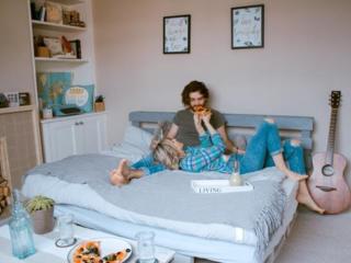 怎样刺激小三离开老公（如何让第三者主动离开）