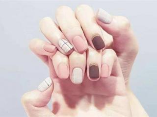 甲油胶没灯怎么干的快（甲油胶没有烤灯怎么办）