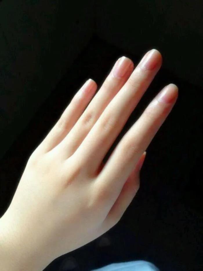 形容女人手漂亮的句子女人什么样的手最漂亮