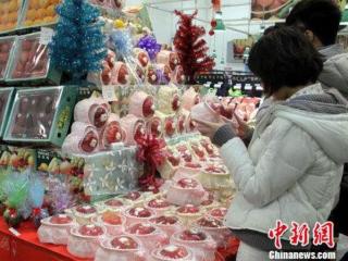 一个人的平安夜说说（平安夜说说发什么好）