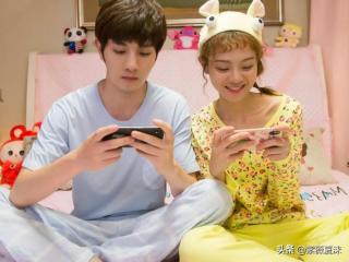 情侣早安情话（给恋人的早安问候语）