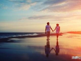 暗恋一个人的8种表现（暗恋是有迹可循的么）