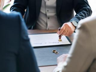 老公和别的女人聊天该不该管（老公和别的女人聊骚）