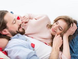 情侣小故事（甜甜的情侣睡前故事）