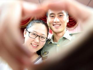 老公让我接受小三我该怎么办（却要我容忍他外面的小三）