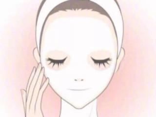 面膜贴完要洗脸吗（面膜敷完到底要不要洗）