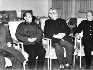 臧克家代表作（著名诗人臧克家逝世）