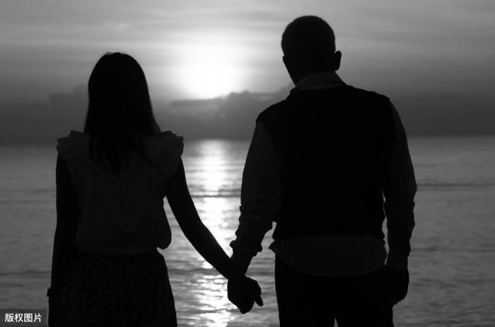 女朋友不爱你的几个表现，女朋友不爱你的几大征兆