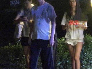 冯小刚小女儿（冯小刚两爱女罕同框）