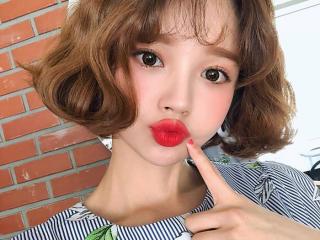 粉底液和气垫哪个好用（气垫VS粉底液谁比较好）