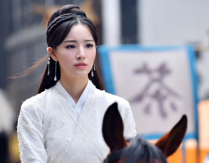 抛去这些主角而论,恶人谷几位恶人的选角让观众颇为满意,不论是哈哈儿