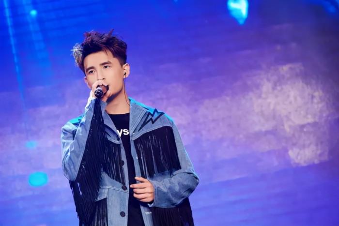 至上励合组合张远庆祝至上励合十二周年