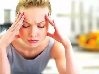 肤色暗黄是什么原因（如何提亮肤色改善暗黄）