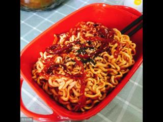 吃火鸡面会胖吗（一包火鸡面的热量相当于6碗饭）