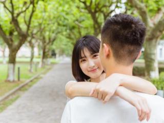 为什么40多岁的男人容易出轨（为什么中年男性容易婚外有人）