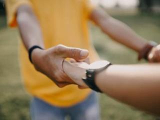 如何巧妙催老公回家（发微信巧妙催老公回家）