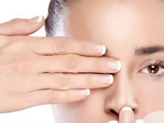 眼霜可以擦脸吗（眼霜涂脸上皮肤会怎么样）
