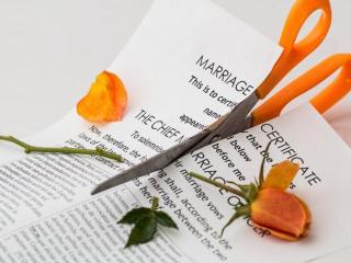协议离婚手续费一共多少钱（协议离婚与诉讼离婚的费用怎么算）