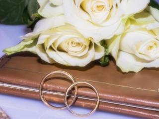 如何幽默的宣布领证（宣布自己结婚的说说）