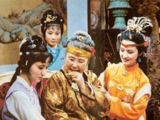 一两银子等于多少文（古代一两银子换算成人民币是多少）