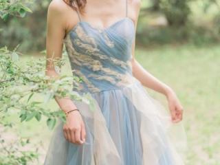 孩子气的女生特征（值得男人动情的女人）