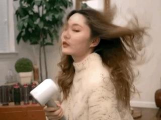 卷发怎么打理自然又卷（烫卷发不会打理造型）