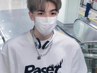 微分碎盖头发型（男生夏季别只会剪寸头发型）