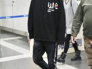 张一山的父母（张一山罕见与父亲同框）