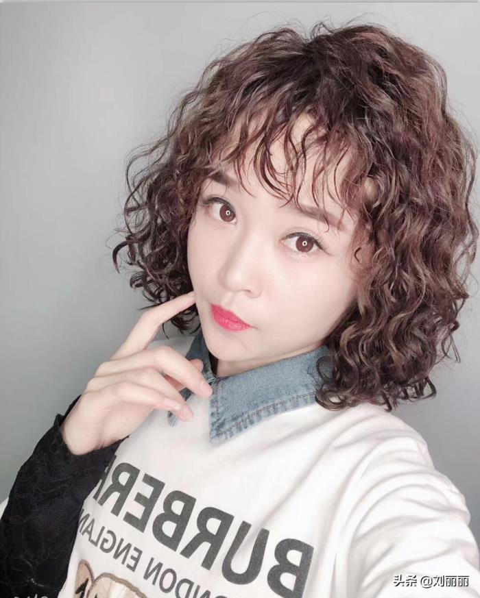 适合头发少的发型(适合头发细软少的女性)