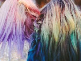 闷青色掉色过程图（闷青色绿色几天能洗掉）