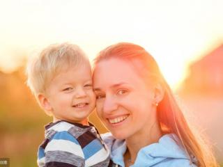 离婚女人带儿子的心理和生活（一位带着儿子的离婚女人）