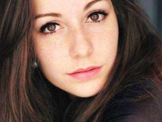 脸上有斑最忌讳吃什么（脸上长了斑生活中应注意什么）