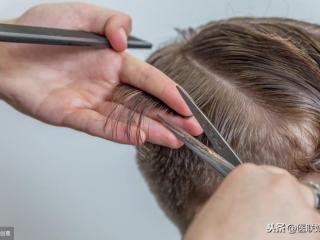 染头发前要洗头吗（染发前到底要不要洗头）