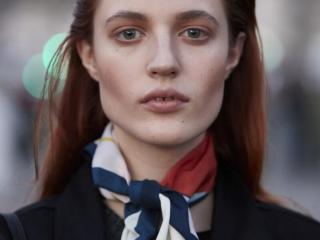 方形丝巾的系法（方巾丝巾怎么系好看）