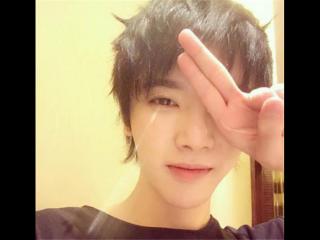 华晨宇整容了吗（华晨宇陷入整容争议）