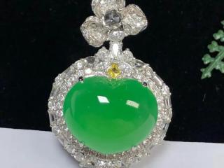 怎样鉴别翡翠（怎样鉴别翡翠的真假）